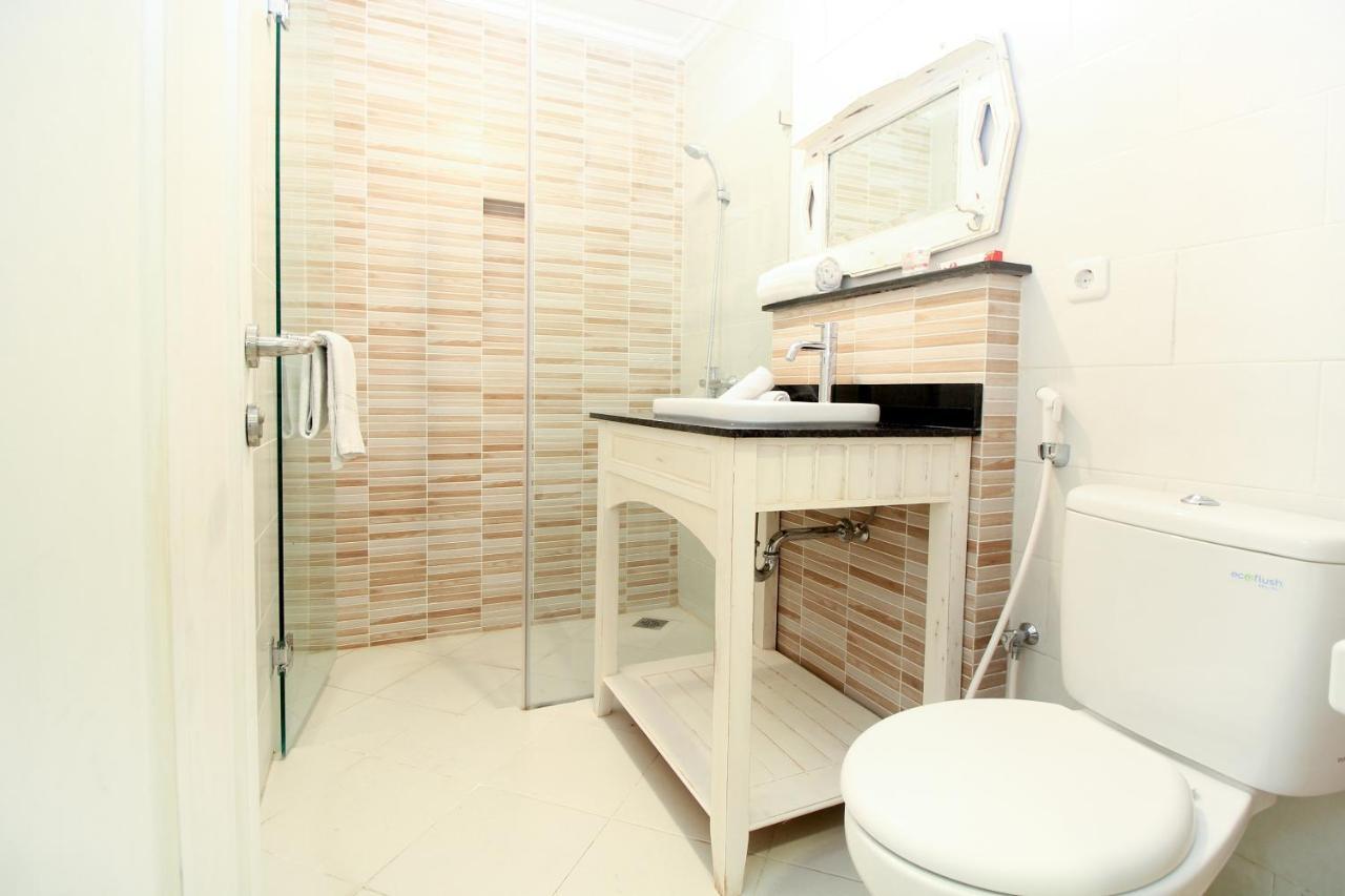 Oyo 204 Blessing Residence Sorabaya Extérieur photo