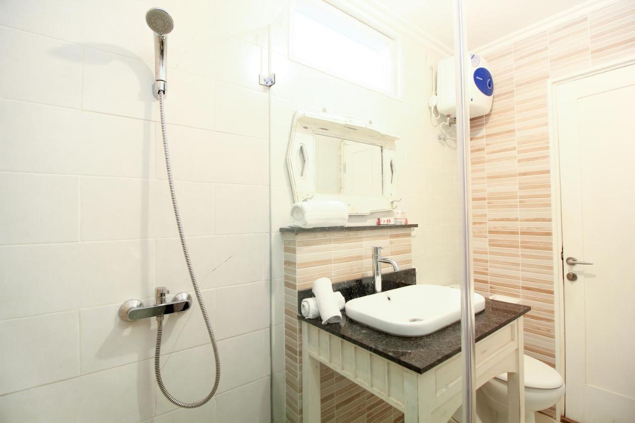 Oyo 204 Blessing Residence Sorabaya Extérieur photo